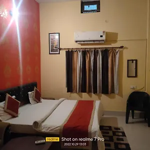 Gangotri Paying Varanasi